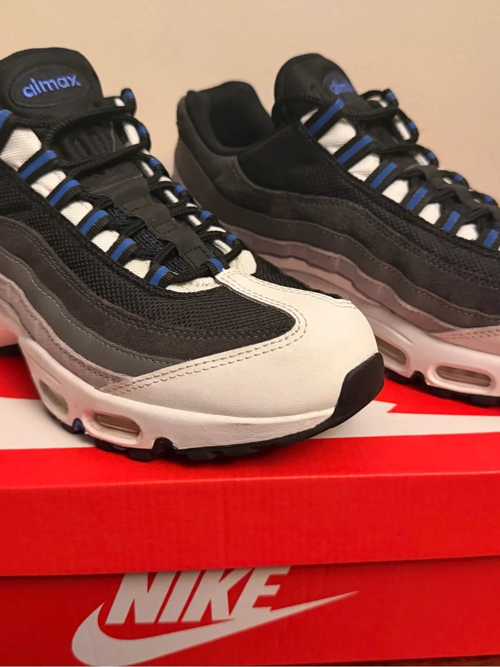 Nike Air Max 95 – Black / Medium Blue / Anthracite – Men’s Size 9.5